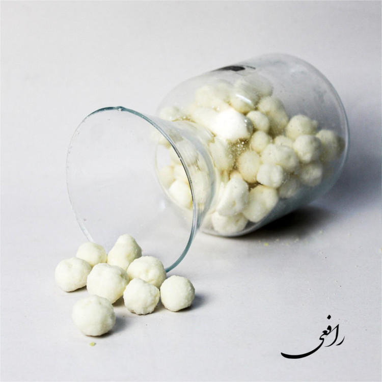 نقل با طعم هل – شیرینی سنتی خوشعطر